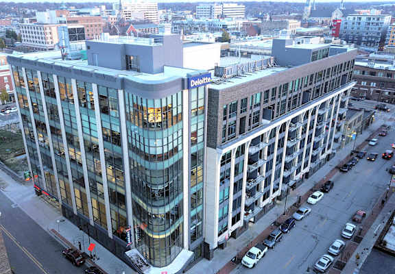 38-commerce-downtown-grand-rapids-apartments