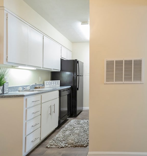 Pine Village North Apartments in Smyrna, GA