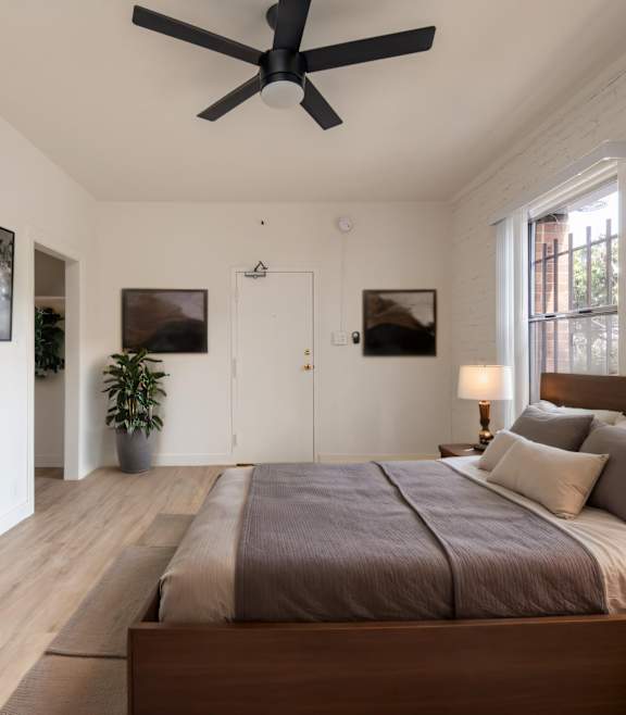 Bedroom at Kenmore Park Apartments, Los Angeles, CA, 90004