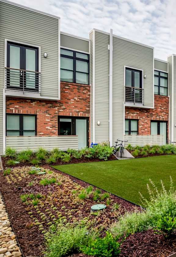 Outdoor Garden at 2100 Acklen Flats in Hillsboro Village