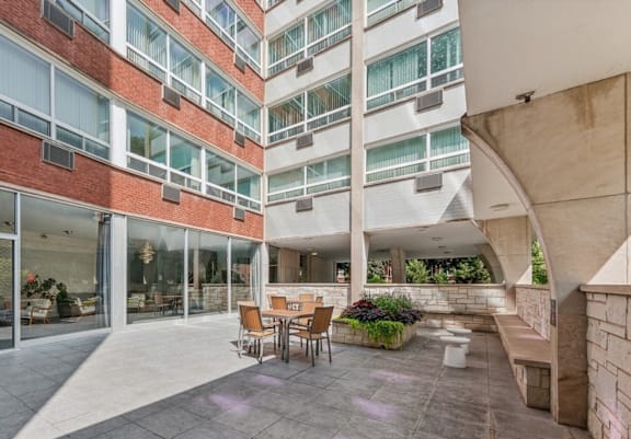 Presidential Apartments - Sundeck