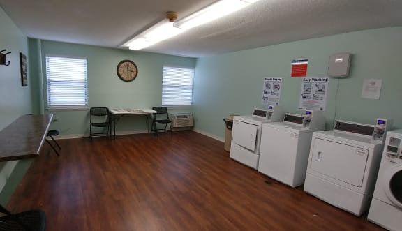 Laundry Center at Rendant Apartments