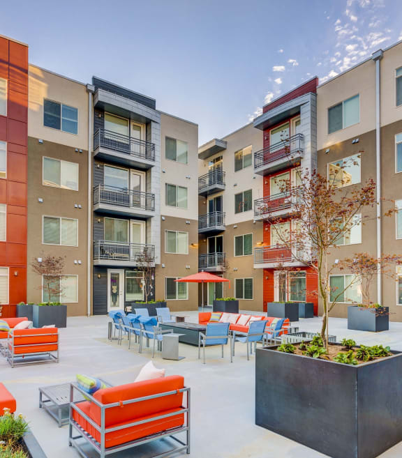Courtyard at Element 31 Apartments
