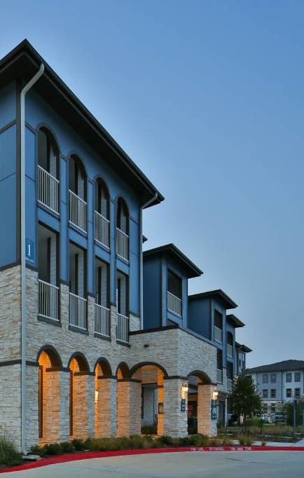 the building in which the hotel is located