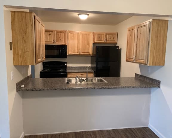 Kitchen Franklin North Apartments 300 Riverwind Dr Dewitt, MI 48820
