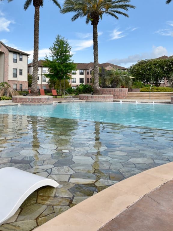 apartments in pearland with a pool