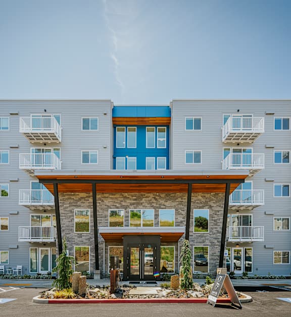 Grand Vista Apartments Exterior