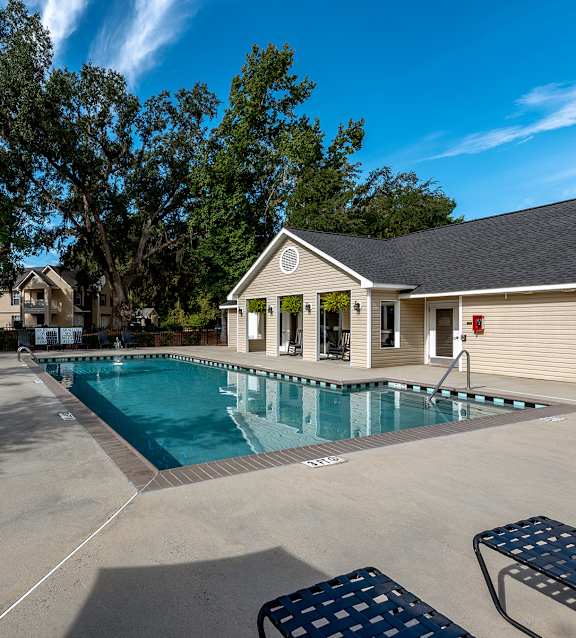 Shadowmoss Pointe Community Pool in Charleston SC