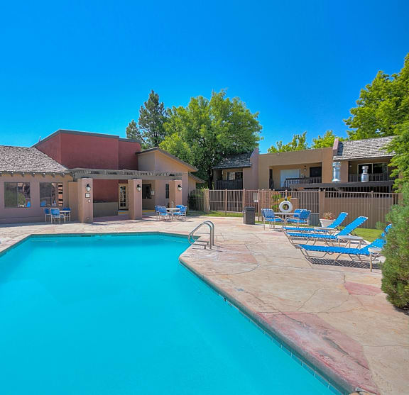 Huge Swimming Pool at Eagle Point Apartments, New Mexico, 87111