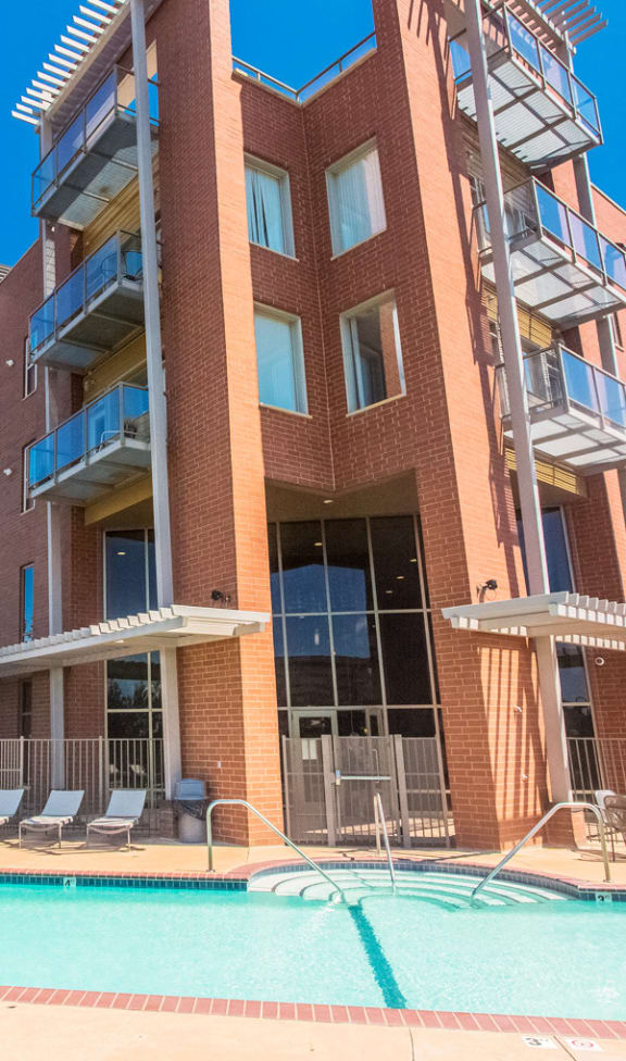 Bluffs at Nine Mile Creek Apartments in Eden Prairie, MN