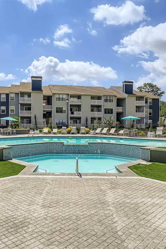 A large swimming pool at Inkwell Greenhouse, Houston, 77084