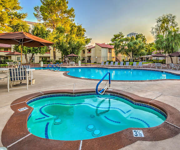 Sparkling Pool, Spa