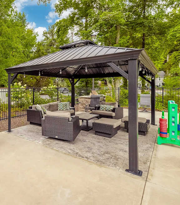 Grill And Patio at Forest Hills Racquet Club, Augusta, GA, 30909