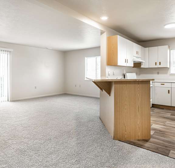 Apartment Kitchen at Huntington Cove Apartments, Merrillville, IN 46410