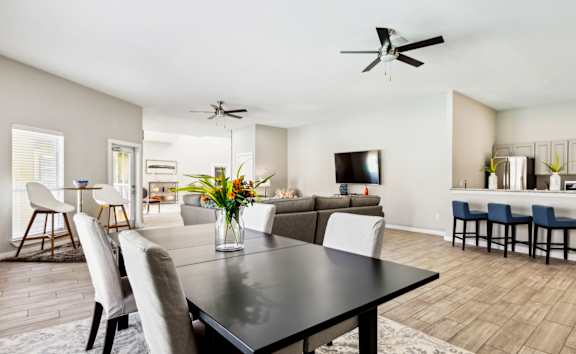 A Spacious Dining Room at Flats on Chapel Apartments, Waco, TX, 76712