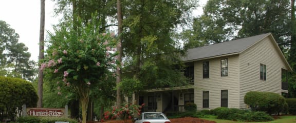Elegant Exterior View at Hunter's  Ridge Apartments, Fayetteville, NC