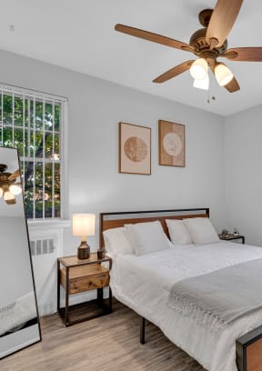 model bedroom at Hampton Gardens, Saint Louis, Missouri