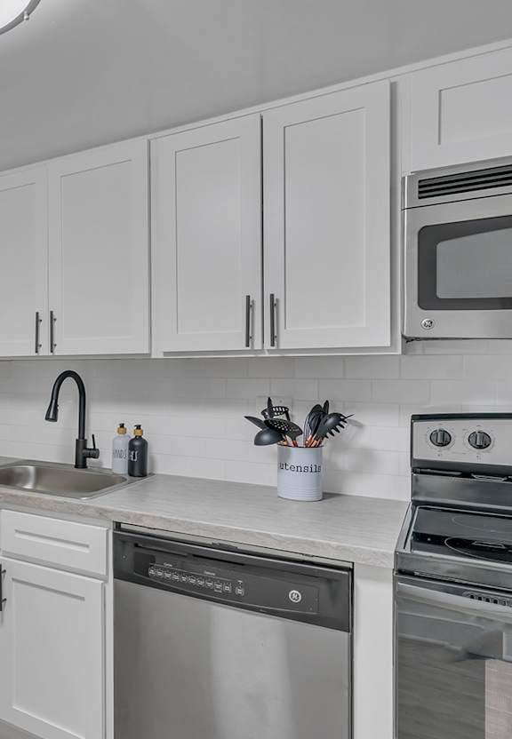 Kitchen at Townhomes @ Gateway