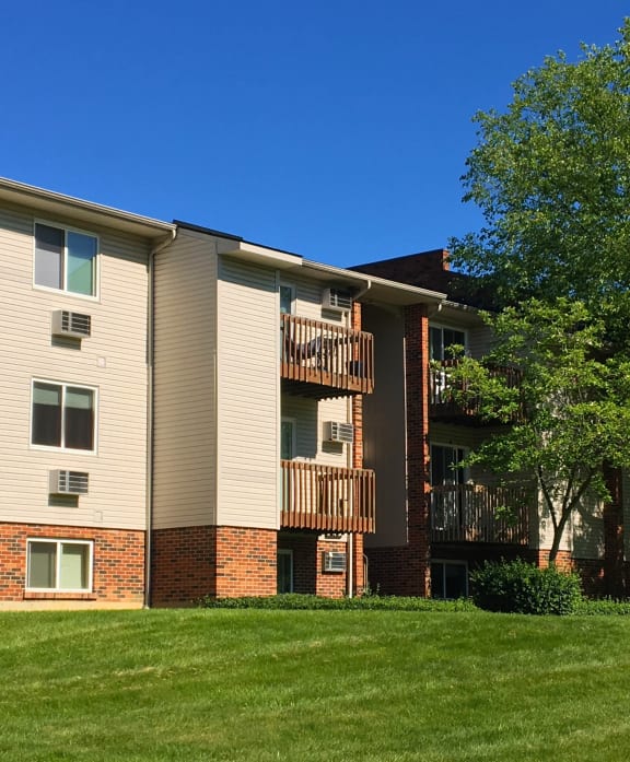 Exterior at Oakwood Apartments, Florence, KY, 41042