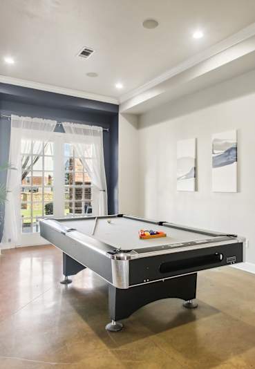 the basketball court at the enclave at woodbridge apartments