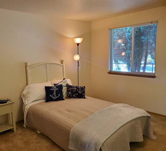 Highland Court Apartments Bedroom