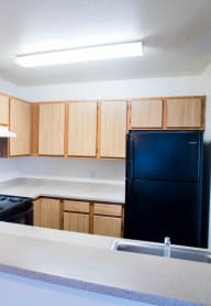 Fully Equipped Kitchen at Alder Crossing Apartments, Portland, OR, 97233