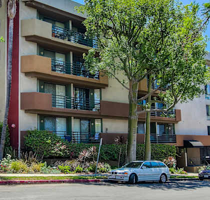 Elegant Exterior View at Hollywood Vista, California, 90046