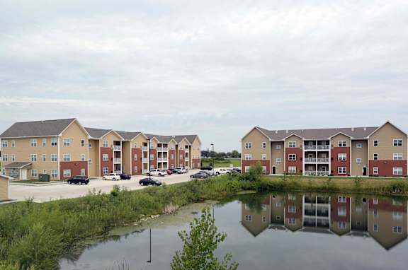Pond View at Deer Valley Apartments, Illinois