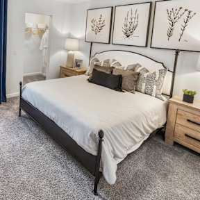A bedroom with a large bed At The Dawson Cartersville in Cartersville, GA, 30121