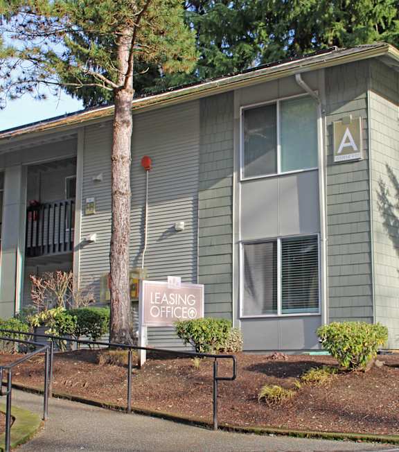 Entrance to Melrose on 91 Apartments in Redmond, WA.