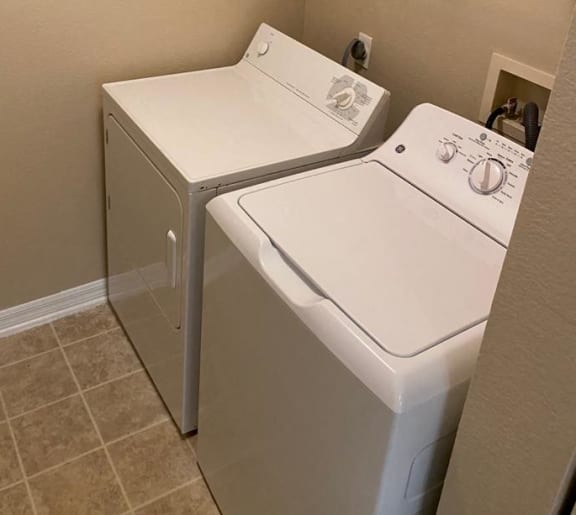Convenient Laundry Room at The Palms Club Orlando Apartments, Orlando, 32811-2402