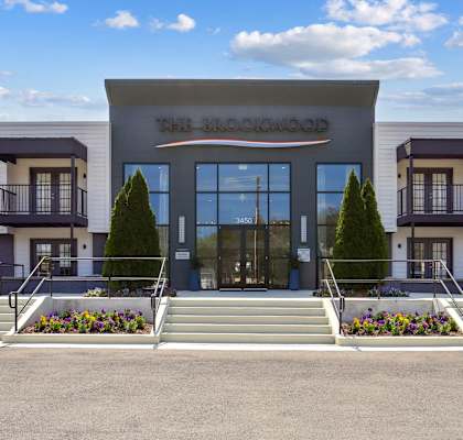 the building where the hotel is located
