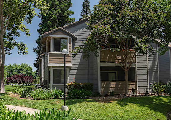 Green spaces at Bishop's Court Apartments, Rancho Cordova, California