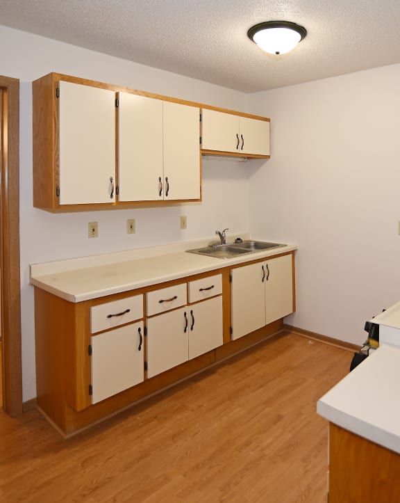Gourmet Kitchen at Aspen Apartments, Hudson, 54016
