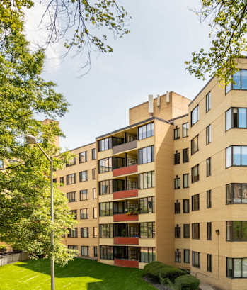 the building in which the apartment is located