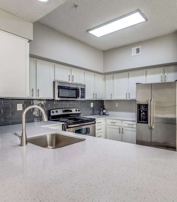 spacious bedrooms at the preserve at polo ridge at Montecito Apartments, Texas