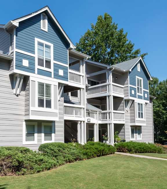 Apartment Complex of Grove Point