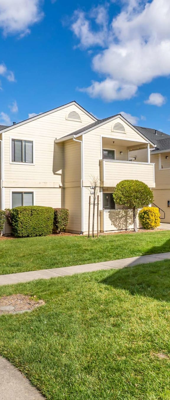 Green Lawn at Emerald Pointe, California