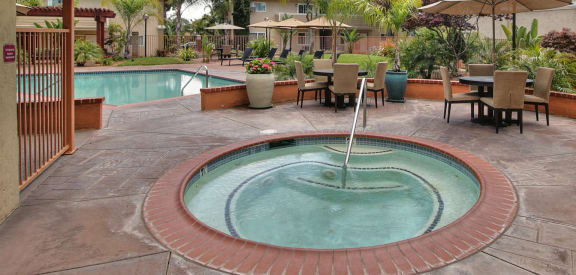 Relaxing hot tub at Casa Alberta, Sunnyvale, CA