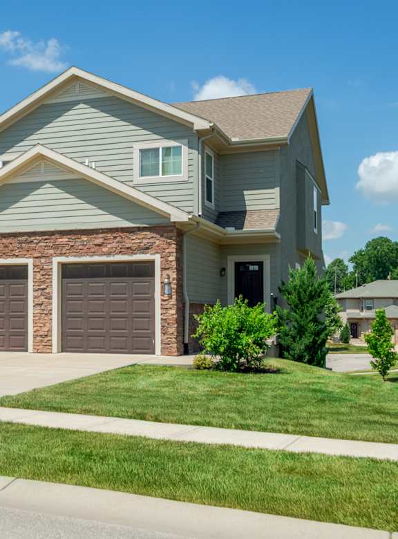 Dining  at Prairie Pines Townhomes, Kansas