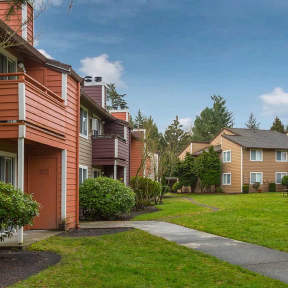 exterior view of apartments at Quartz Creek, Washington