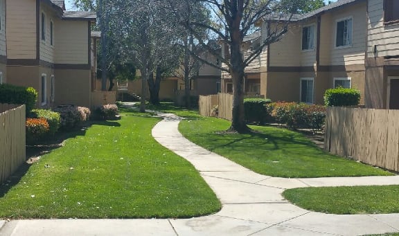 club royale apartments in rialto ca
