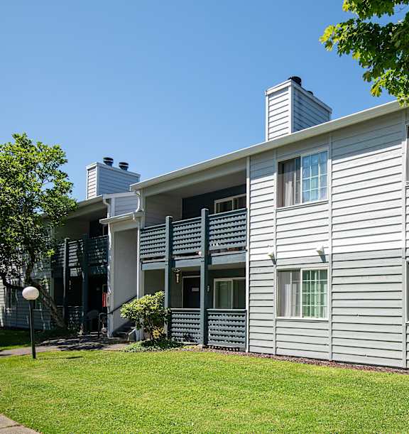 Hunt Club Apartments, SeaTac, Washington, exterior building and patios